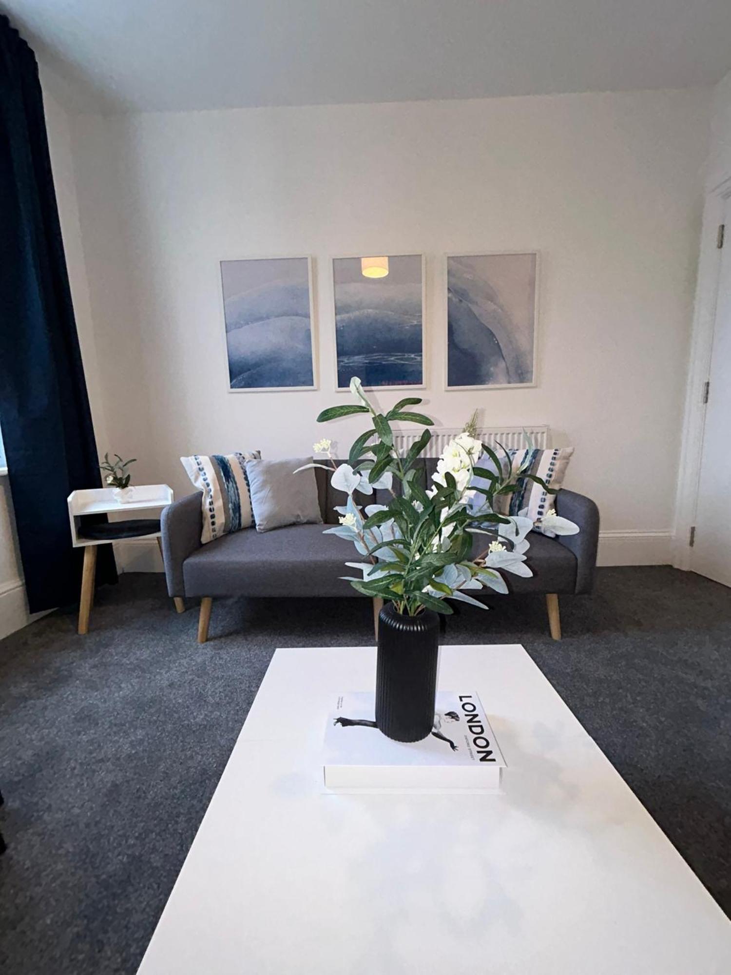 Brand New Modern Apartments Steps From Gloucester Quays Kültér fotó