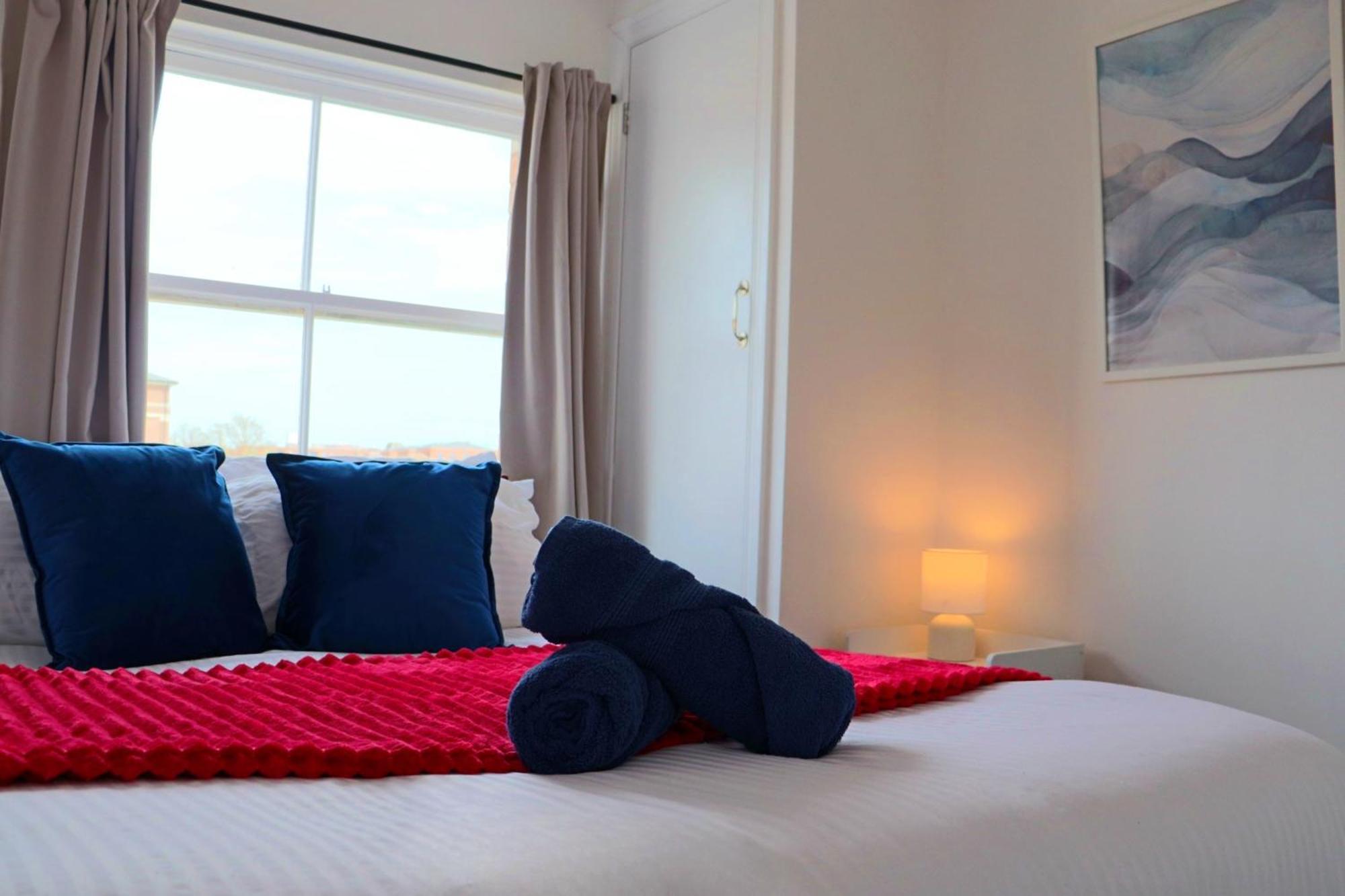 Brand New Modern Apartments Steps From Gloucester Quays Kültér fotó