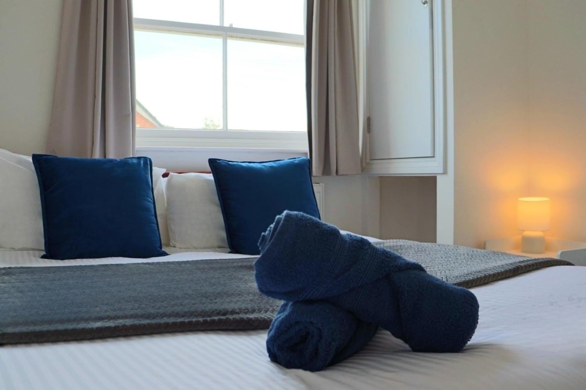 Brand New Modern Apartments Steps From Gloucester Quays Kültér fotó
