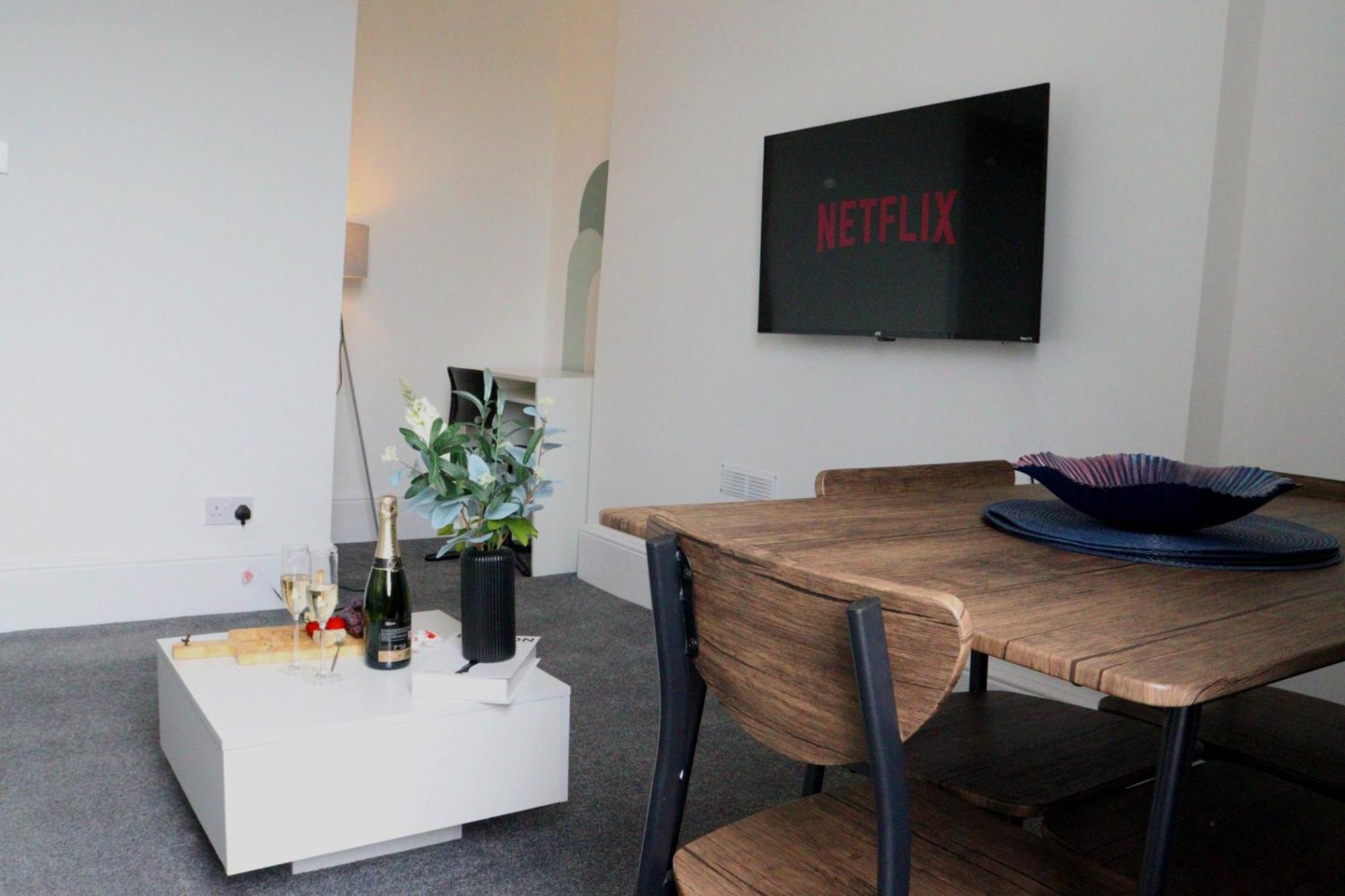 Brand New Modern Apartments Steps From Gloucester Quays Kültér fotó